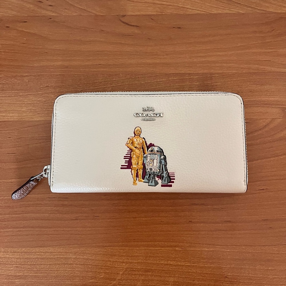 Coach Cream Leather Zip Wallet with C-3PO & R2-D2 Motif - Picture 2 of 4